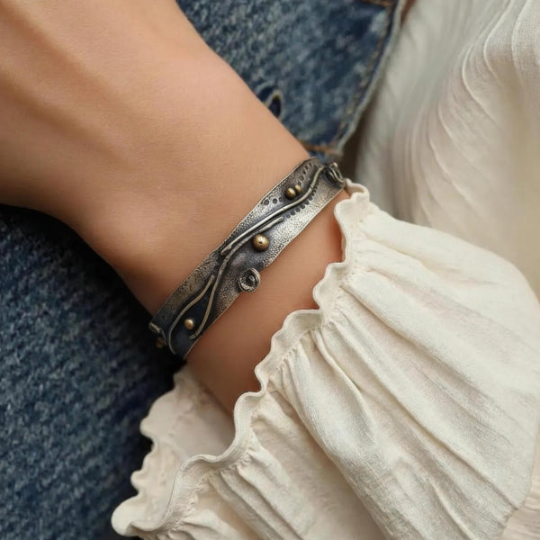 The Click Cuff